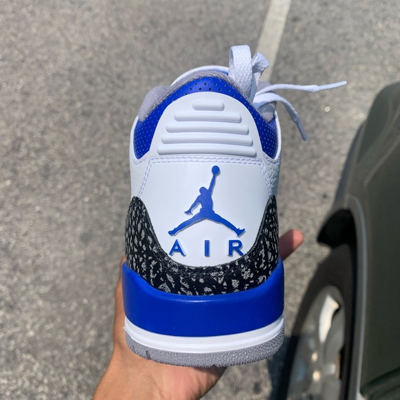 Racer blue retro 3’s deadstock Haven’t been worn main image 4